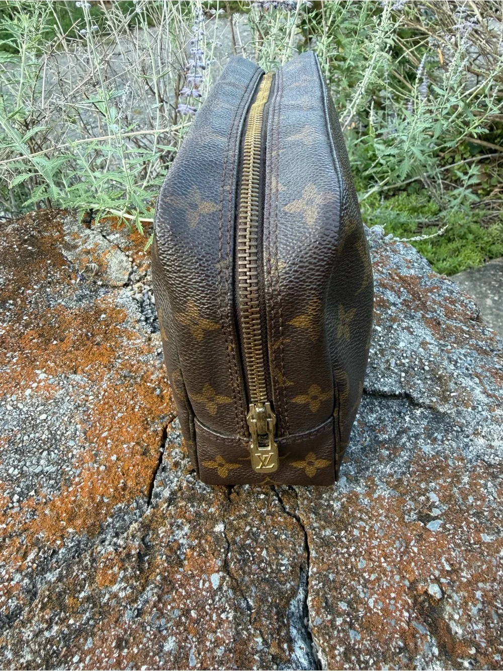 Authentic Louis Vuitton Monogram Trousse Toilette 23 Clutch Bag